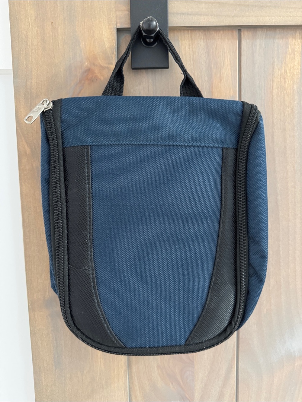 American Tourister Navy and Black Hanging Toiletry Organizer